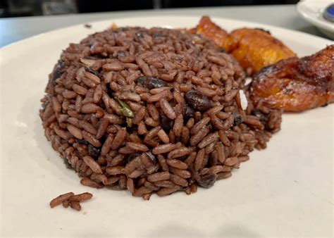 Arroz Moros y Cristianos (Moors and Christian rice) – Traditional Cuban Dish - Easy & Delicious ...