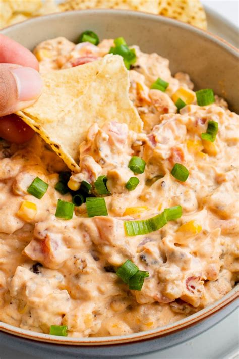 23 Best Potato Chip Dip Recipes for Parties - Insanely Good