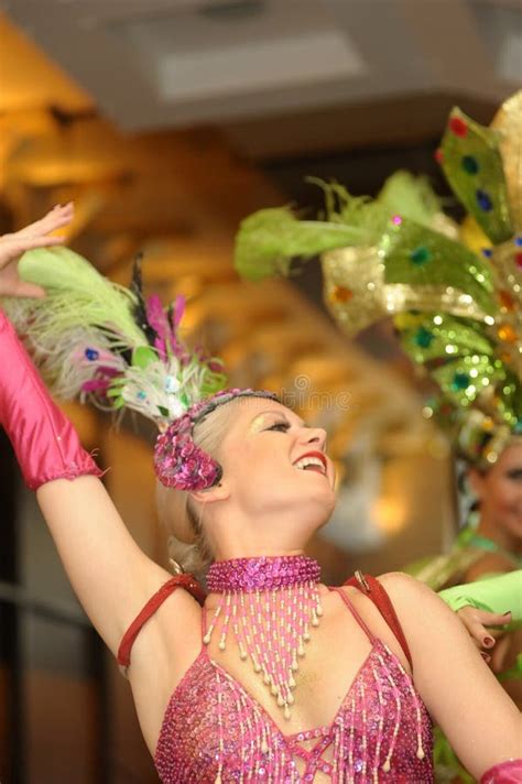 Peacock dance editorial photo. Image of feathers, chinese - 37796526