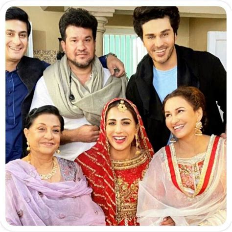 Pin by 𝐐𝐮𝐧𝐨𝐨𝐭 𝐀𝐥𝐢 on pakistani Dramas. | Favorite celebrities, Fashion ...