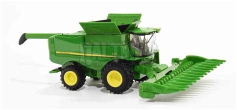 1/64 John Deere S790 Combine With Folding Corn Head - Daltons Farm Toys