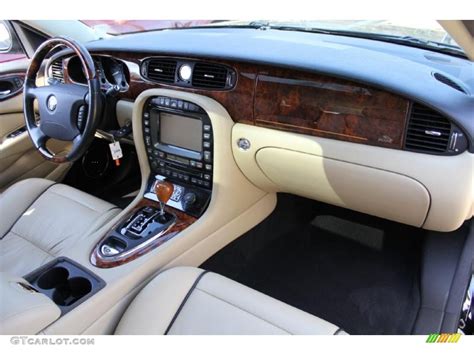 2007 Jaguar XJ Vanden Plas interior Photo #46613845 | GTCarLot.com