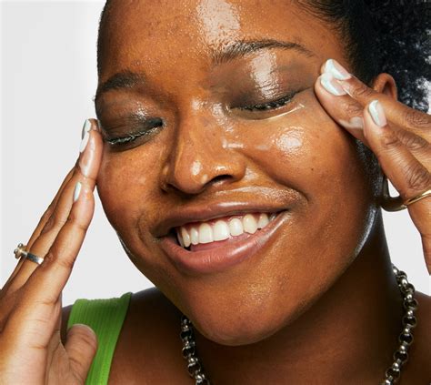 How to Remove Waterproof Mascara Easily | Milk Paper