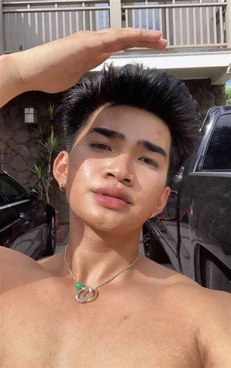 𝔇𝔞 𝔅𝔞𝔡𝔡𝔢𝔰𝔱 🐉 on Twitter: "my boy, my boy, my booooy @bretmanrock… " Bretman Rock, Stripper Poles ...