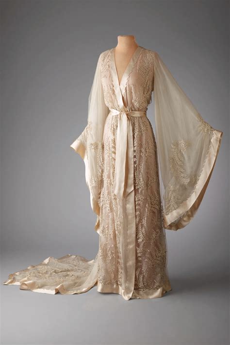 Marjorie Merriweather Post’s Style on Display | Vintage dresses, Gowns ...