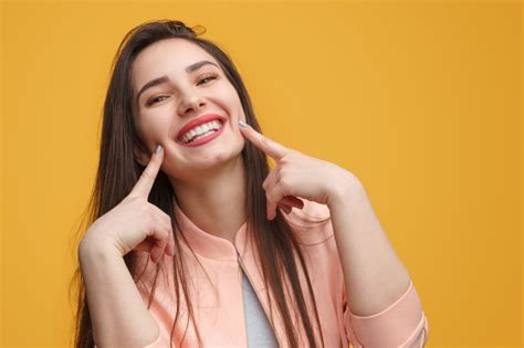 Best Orthodontic Treatment Options for Women | Milnor Orthodontics