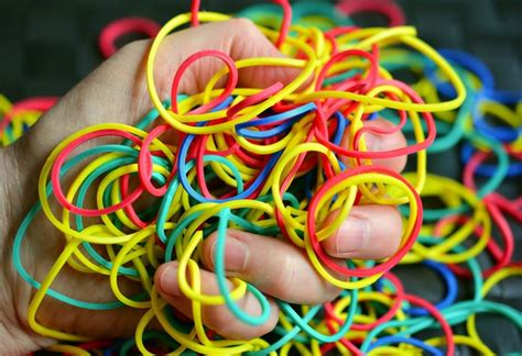 6 Rubber Band Tricks That Your Audience Will Love - Rebel Magic