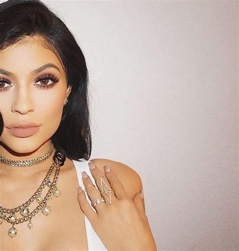 Kylie Jenner: Wearing Engagement Ring in Public?! - The Hollywood Gossip