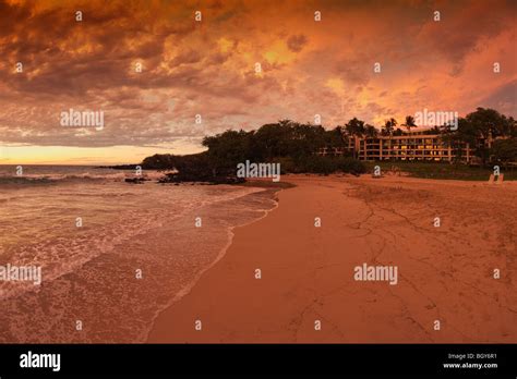 Hapuna Prince Hotel on Hapuna Beach in Hawaii Stock Photo - Alamy