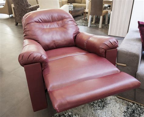 How to Clean a Recliner Chair: A Step-by-Step Guide - Flashy House