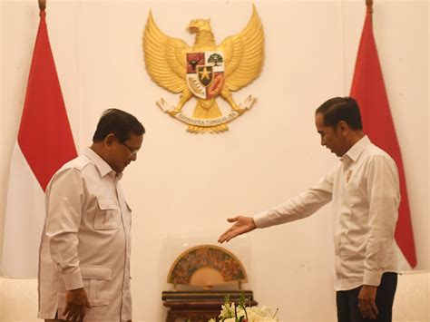 Foto: Penuh Senyuman Pertemuan Jokowi dan Prabowo | Tagar