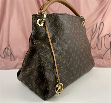 Louis Vuitton Artsy MM – Brand Bag Girl