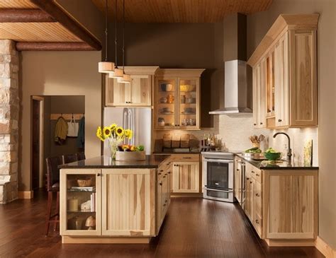 Hickory Kitchen Cabinets: Natural Characteristic Materials Home Design \u0026 Decor Idea Home ...
