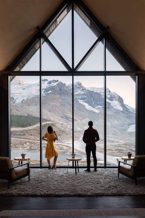 The Glacier View Lodge at the Columbia Icefields: Hotel Review