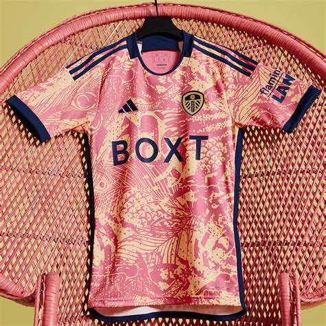 Leeds United 2024 Kit - Rose Wandis