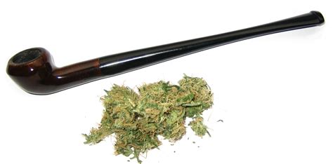 Ficheiro:Marijuana and pipe.jpg – Wikipédia, a enciclopédia livre