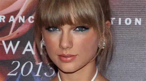 What Color are Taylor Swift'S Eyes