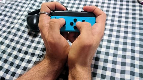 TEST - Nintendo Switch : grip pour Joy-Con, l'accessoire indispensable à emporter ! - GAMERGEN.COM