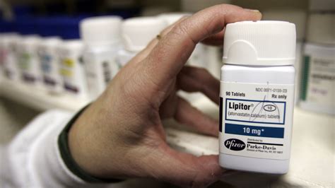 Mixed Feelings About Side Effects From Cholesterol Pills : Shots - Health News : NPR