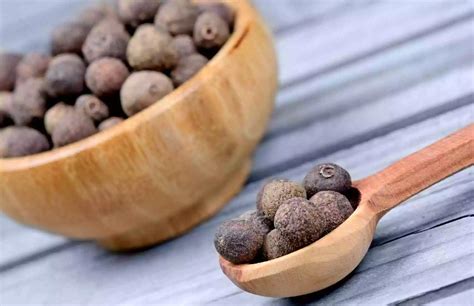 What is the Difference Between Allspice and Jamaican Allspice? - Flame ...