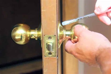 Door Knob Repair | 7 Day Locksmith