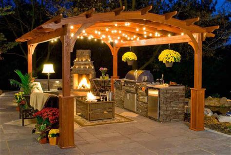 Outdoor Kitchen Ideas for Better Backyard Living with Natural Stone