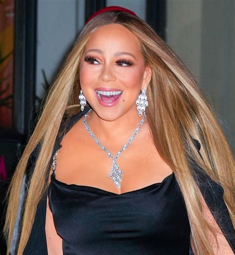 Mariah Carey Handled Her Wardrobe Malfunction Like a Total Pro During ...