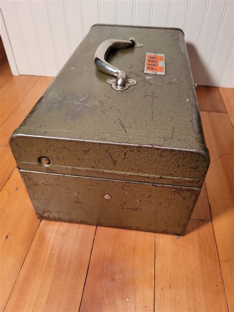 Vintage park Green Metal Tool Box 16 Inch USA TACKLE BOX Model 83333, Industrial, Man Cave, Rat ...