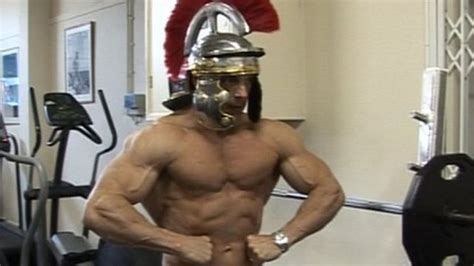 Weymouth bodybuilder scoops Mr World title - BBC News