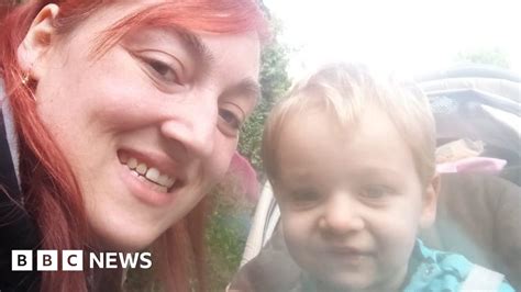 Rowley Regis mum proud of three-year-old after 999 call - BBC News