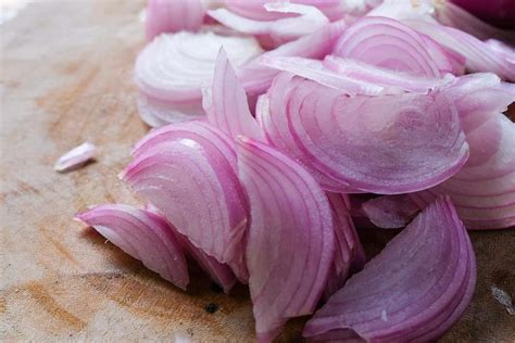 How to Chop Onions in A Food Processor - HowdyKitchen