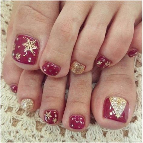 45+ Lovely Christmas Toenail Art Design Ideas | Pouted.com | Toenail ...