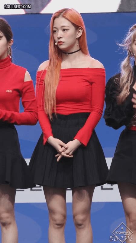 GGULBEST.COM GIF FACTORY: fromis_9 CHAEYOUNG Red Off Solder .gif