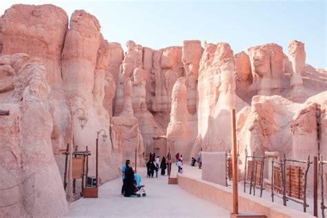 Saudi Arabia’s tourism sector attracts $13 billion in investments, eyes $85 billion in revenue
