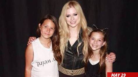 Avril Lavigne -- Fans May Touch Me Now