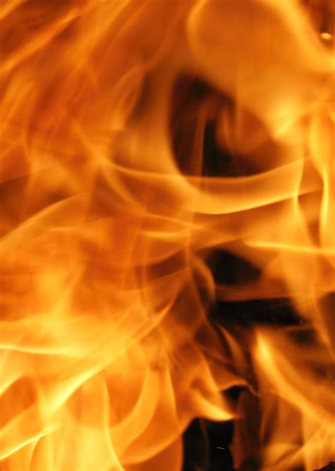 Fire displaces apartment tenants in Grand Forks | WDAY Radio