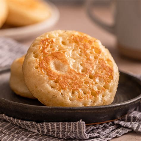 Step-by-Step Photos to Make Crumpets - Confessions of a Baking Queen