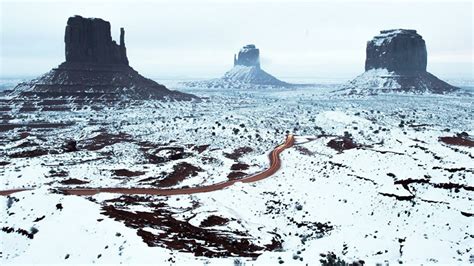 West and East Mitten Buttes in winter, Monument Valley wallpaper - backiee