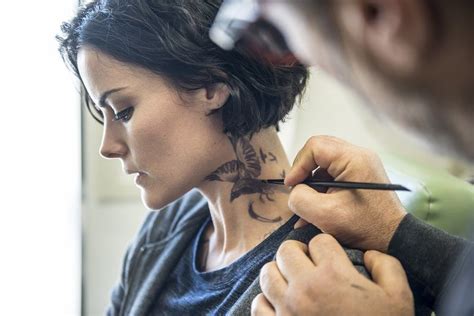 See Our Exclusive Behind-the-Scenes 'Blindspot' Gallery | Blindspot, Jaimie alexander, Neck tattoo