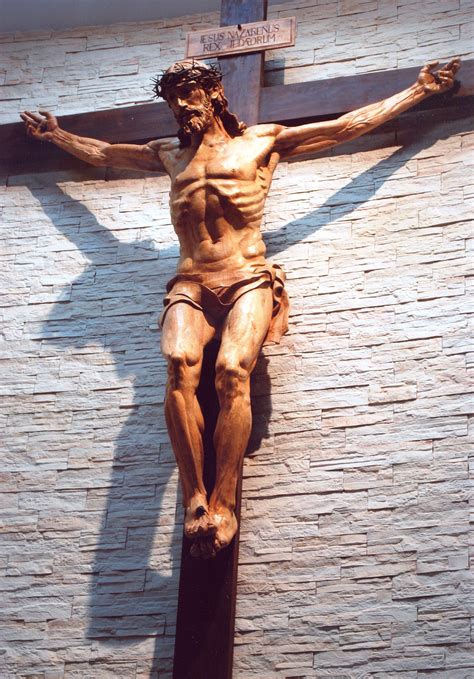 File:Cristo crucificado Rafael Pi Belda.jpg - Wikimedia Commons