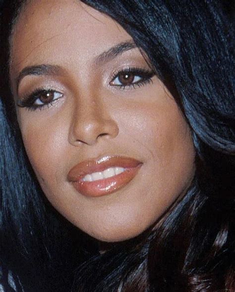 Aaliyah Makeup Looks