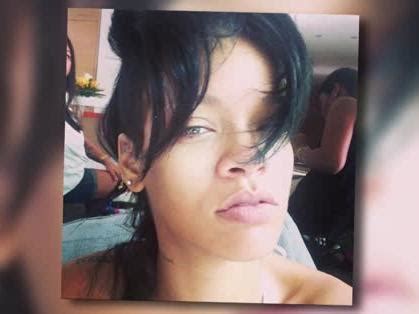 Rihanna No Makeup Selfie: All-Natural and Flawless - The Hollywood Gossip