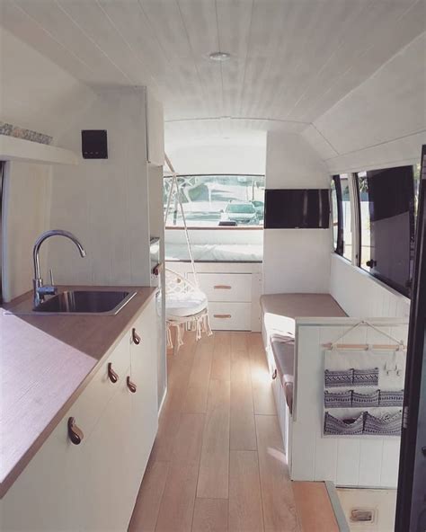 Almost looking like a real home 😍 🚐 1997 Nissan Civilian bus 📷 by @kunuthebus | Bus interior ...