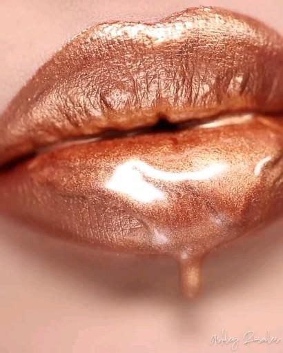 🔥Gold lipstick tutorial 🔥 [Video] | Lipstick tutorial, Gold lipstick ...