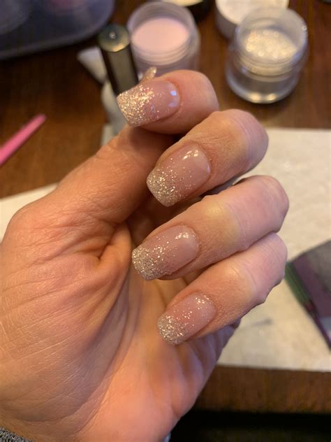 9 Ombre Nails With Glitter: A Trendy And Sparkly Manicure – ADDICFASHION