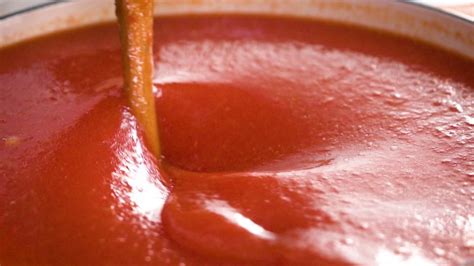 The key to this rich yet fresh-tasting sauce of summer tomatoes is that ...