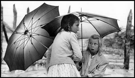 Elliott Erwitt - Brasília, 1961 | Elliott erwitt, Photographer ...