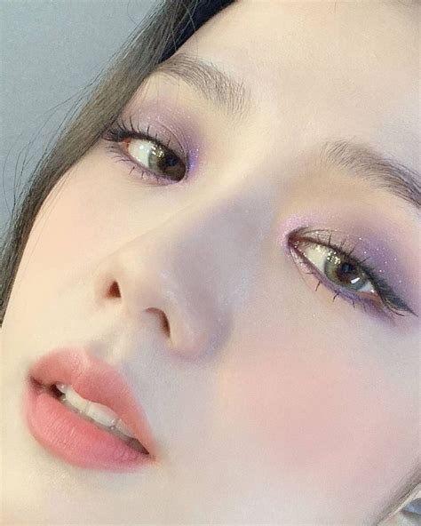 JISOO BLACKPINK | Trucco occhi, Stile coreano, Donne