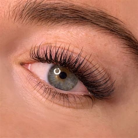 cat eye lash extensions hybrid - Leonore Hauser