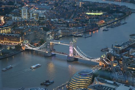 London Eye Near Body of Water during Day Time · Free Stock Photo